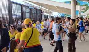 Aficionados dieron 'portazo' en los accesos al Hard Rock Stadium, en Miami