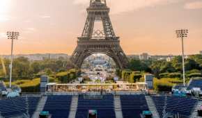 Los aros, de 29 por 13 metros, fueron instalados en junio pasado en la Torre Eiffel