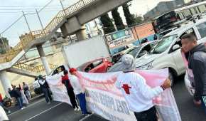 Un grupo de vecinos de la zona de Santa Clara bloquea actualmente el tráfico en la autopista México-Pachuca