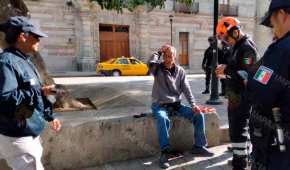 Un hombre de la tercera edad resultó lesionado por el desprendimiento de cantera en la Catedral de Oaxaca