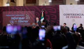 AMLO fue recibido entre porras y aplausos