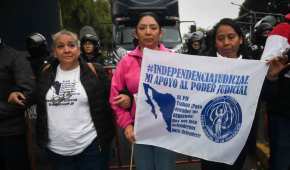 Los suman unas 200 personas, que realizan cierres en calles aledañas, con ayuda de vehículos