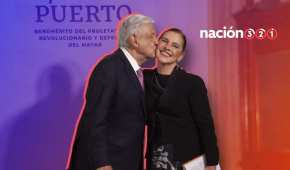 El Presidente se mostró cariñoso con su esposa, la doctora Beatriz Gutiérrez