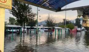 El paradero está totalmente inundado