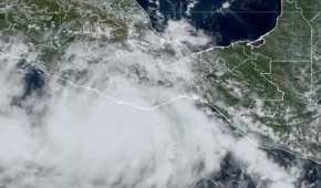 Imagen satelital del huracán 'John', cerca de costas mexicanas