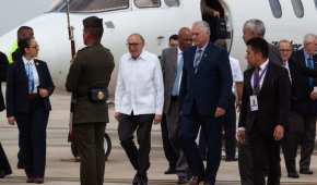 El Presidente de Cuba arribó al AIFA, donde fue recibido por autoridades federales.