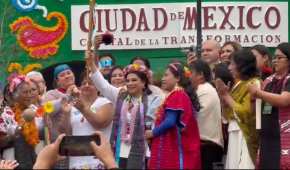 También le hicieron entrega de la luz guía