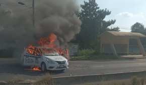 Ayer se reportó la quema de al menos cuatro vehículos, incluida una unidad de transporte público y un taxi