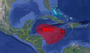 Se presencia una baja presión con potencial ciclónico que se desplaza desde el centro del Mar Caribe