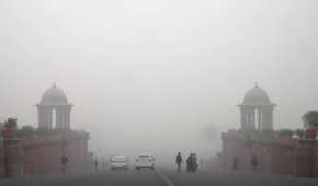 Los residentes de Nueva Delhi despertaron con un tóxico smog envolviendo la ciudad de unos 33 millones de habitantes