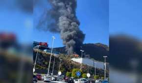 La autopista fue cerrada a la altura de la plaza de cobro Madín, en ambas direcciones